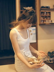 一体化压铸向万吨级演进 产业链企业竞相布局
